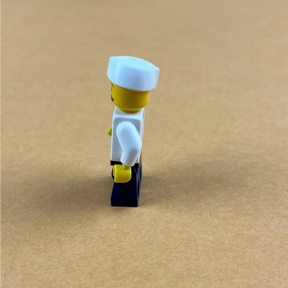 LEGO Town City Hot Dog Vendor Chef Minifigure 2